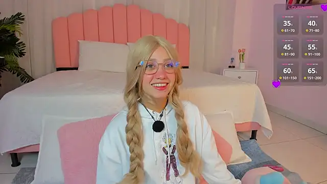 Snapshot of sweett_fire chatting on May 9, 5:38 pm sweett fire online show from May 9, 5:38 pm