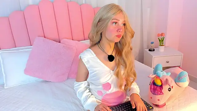 sweett fire online show from April 16, 6:08 pm