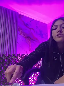 Snapshot of thalia_ec chatting on June 17, 1:10 pm thalia ec online show from June 17, 1:10 pm