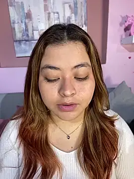 ZoeBennett Pink online show from April 14, 6:13 pm