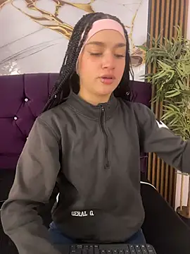 Snapshot of lia_ec chatting on June 17, 12:04 pm lia ec online show from June 17, 12:04 pm