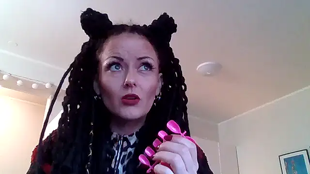 shyhornymommy online show from April 18, 4:09 pm