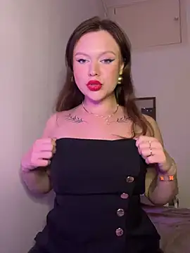 Snapshot of SweetLikaaa chatting on April 28, 8:13 pm SweetLikaaa online show from April 28, 8:13 pm