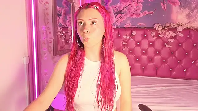 NinaKitty  online show from April 15, 9:04 pm