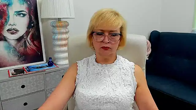 luna xfantasy online show from June 18, 6:34 am