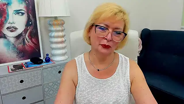luna xfantasy online show from June 19, 6:30 am