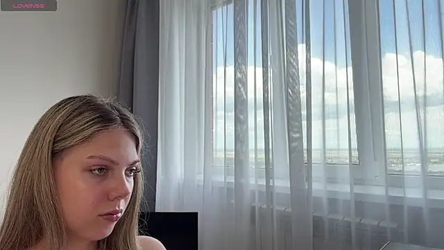 Snapshot of SavageSigh chatting on May 28, 1:28 pm SavageSigh online show from May 28, 1:28 pm