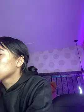 Alahia pink  online show from April 18, 3:53 am