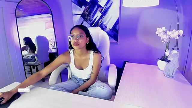 miel ambar online show from May 11, 1:23 pm