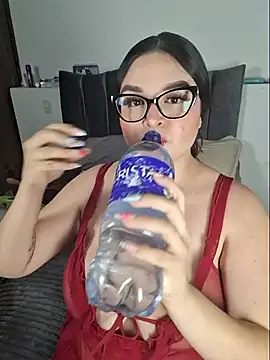 Snapshot of Nicolevega1 chatting on June 27, 2:06 am Nicolevega1 online show from June 27, 2:06 am