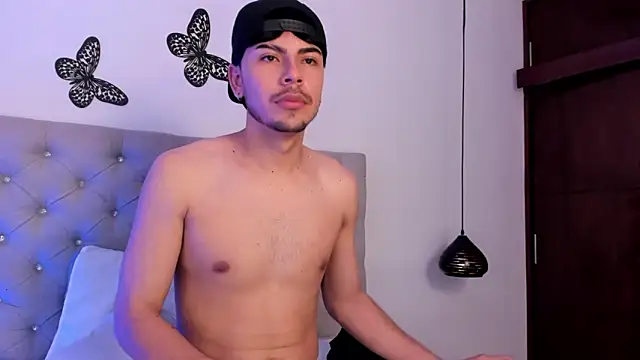 Izack 01 online show from April 16, 2:18 pm