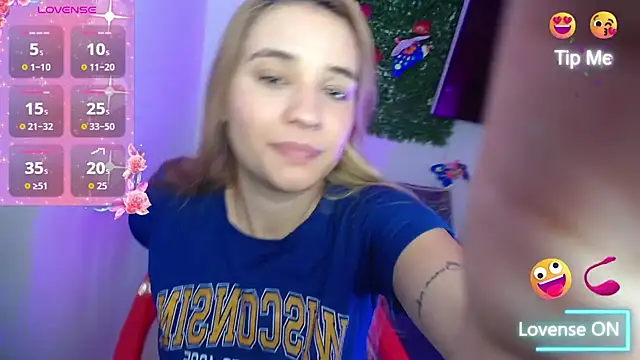 Snapshot of Ambar_lynn01 chatting on May 1, 8:14 pm Ambar lynn01 online show from May 1, 8:14 pm