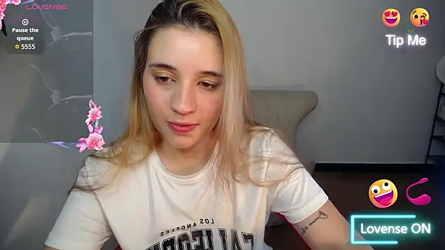 Snapshot of Ambar_lynn01 chatting on June 21, 8:14 pm Ambar lynn01 online show from June 21, 8:14 pm