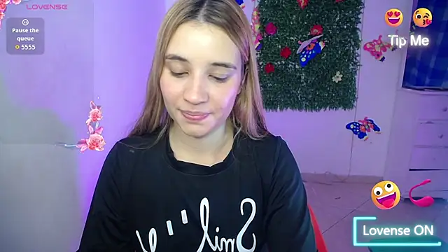 Snapshot of Ambar_lynn01 chatting on May 18, 8:02 pm Ambar lynn01 online show from May 18, 8:02 pm