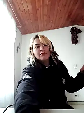 HannaJonnes  online show from April 17, 1:03 pm