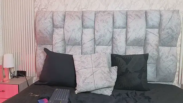 Thaliavegas online show from April 17, 10:56 pm