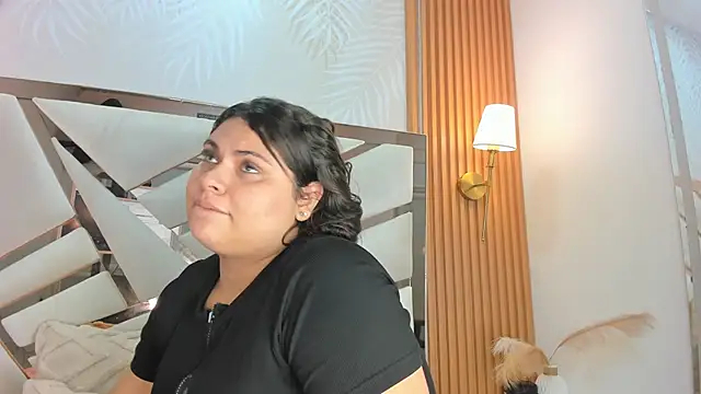Snapshot of Eimy_Curvy chatting on May 6, 12:58 am Eimy Curvy online show from May 6, 12:58 am
