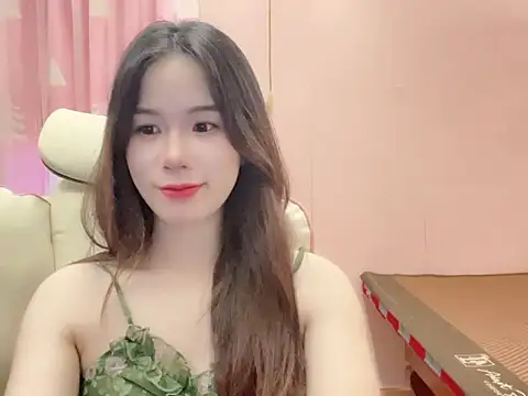 Snapshot of Luna3579 chatting on July 17, 10:34 am Luna3579 online show from July 17, 10:34 am