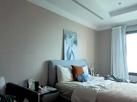 iClouddotcum online show from April 17, 5:32 am