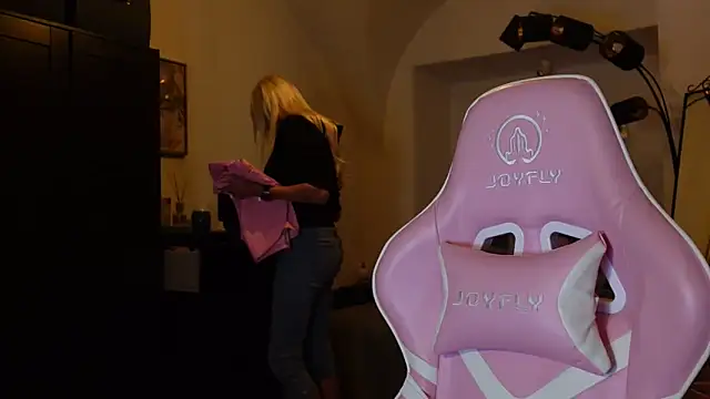 barbiplaymate online show from December 30, 8:58 pm