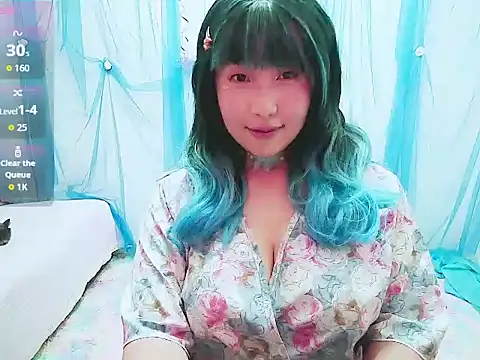 shusweetie online show from April 20, 7:04 pm