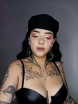 AteneaRockstar04 online show from April 14, 3:22 am