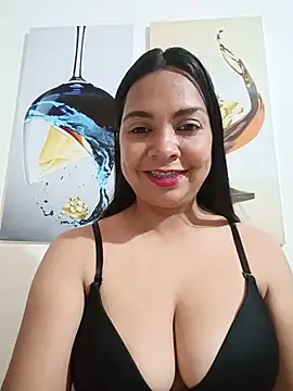Silvana2927 online show from May 13, 5:03 am