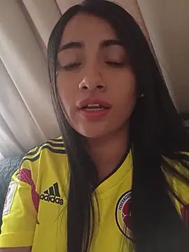 Snapshot of DaniellaGiraldo chatting on June 17, 2:27 pm DaniellaGiraldo online show from June 17, 2:27 pm