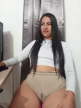 Snapshot of DaniellaGiraldo chatting on June 30, 1:44 pm DaniellaGiraldo online show from June 30, 1:44 pm