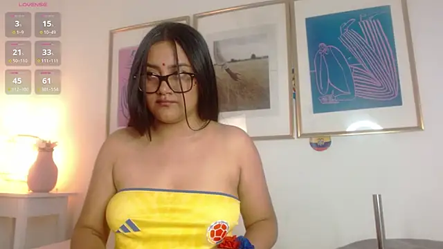 Snapshot of valka_collinss chatting on June 27, 7:20 pm valka collinss online show from June 27, 7:20 pm