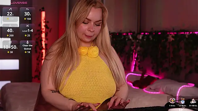 LisaLove3 online show from May 7, 7:56 am