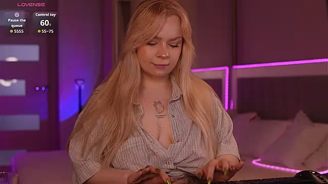 LisaLove3 online show from May 25, 8:24 am