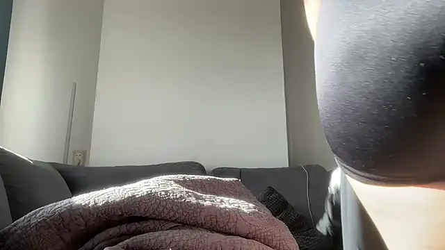 asianbbygyal online show from April 19, 3:46 pm