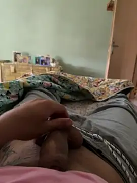 sKizzo69  online show from April 15, 10:32 am