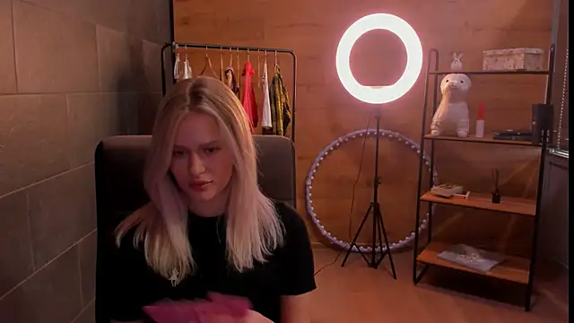 JeannDiaz online show from April 22, 10:33 am