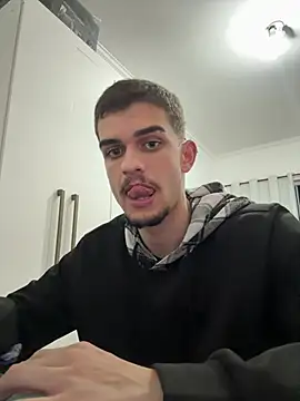 Santonn  online show from April 17, 2:25 am