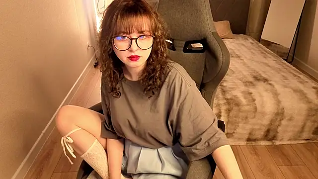 Helen Carson online show from May 3, 1:00 am