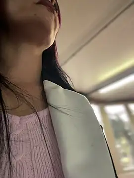 MeganFoxiyyy online show from April 17, 3:42 am