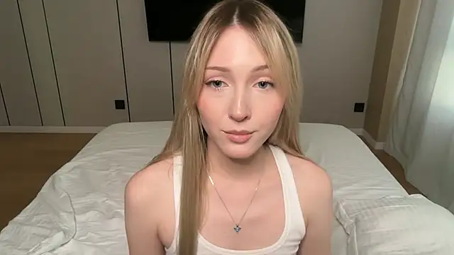 Snapshot of Kattie_Petite chatting on May 29, 4:35 pm Kattie Petite online show from May 29, 4:35 pm