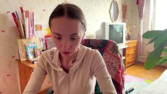 AdriannaBill online show from July 7, 3:04 pm