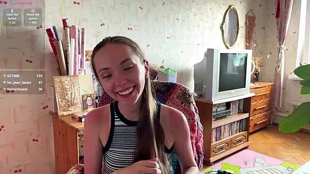 AdriannaBill online show from June 21, 2:56 pm