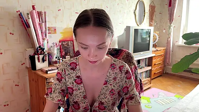 AdriannaBill online show from June 7, 4:01 pm