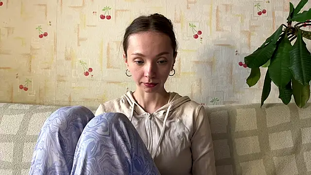AdriannaBill online show from April 29, 4:33 pm