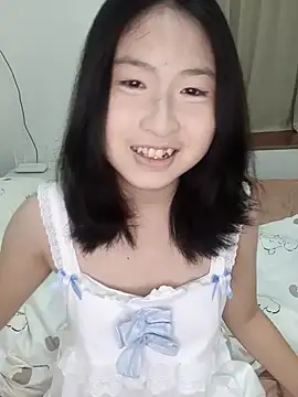 leexmm online show from April 17, 1:14 pm