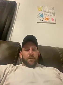 phattyluv89 online show from April 28, 2:27 am