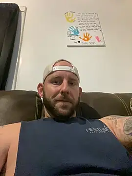 phattyluv89 online show from April 25, 2:14 am