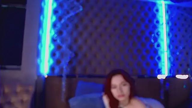 Snapshot of -RoxyDoll- chatting on June 19, 6:30 am -RoxyDoll- online show from June 19, 6:30 am