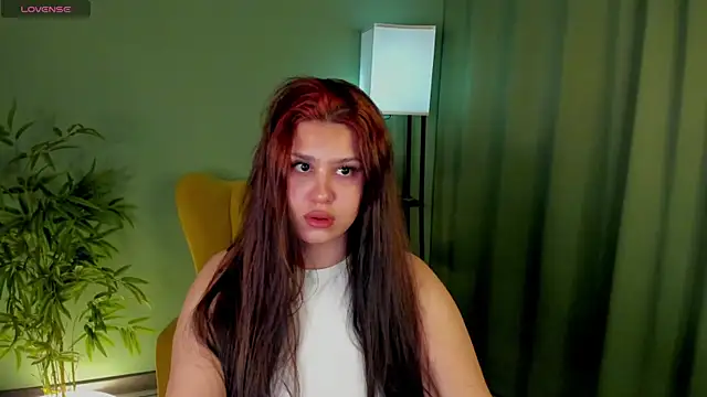 nicolewoss online show from April 19, 4:13 am