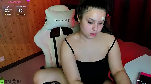 Snapshot of nicolewoss chatting on June 8, 11:11 am nicolewoss online show from June 8, 11:11 am