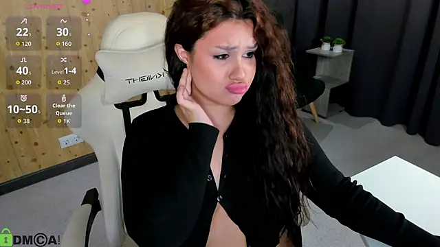 Snapshot of nicolewoss chatting on June 23, 11:30 am nicolewoss online show from June 23, 11:30 am